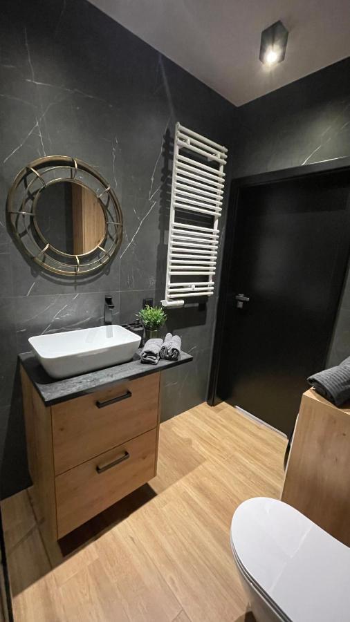 King Town Apartment *